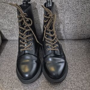 Womens Doc Martens Elsham Smooth Leather Lace-up Boots Great Preowned Condition